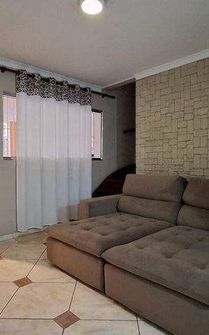 Casa à venda com 135m², 3 quartos e 1 vaga Casa à venda com 135m², 3 quartos e 1 vagaSala