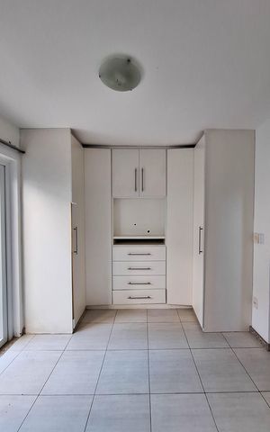 Casa de condomínio à venda com 337m², 3 quartos e 3 vagas Casa de condomínio à venda com 337m², 3 quartos e 3 vagasSuíte 1