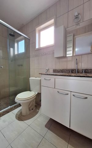 Casa de condomínio à venda com 337m², 3 quartos e 3 vagas Casa de condomínio à venda com 337m², 3 quartos e 3 vagasBanheiro da Suíte 3