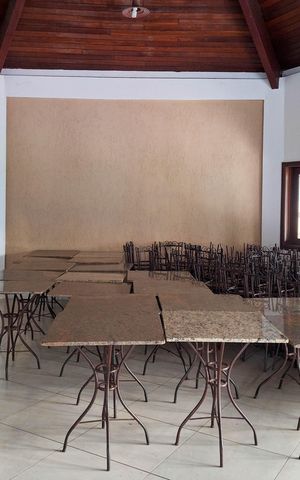 Casa de condomínio à venda com 337m², 3 quartos e 3 vagas Casa de condomínio à venda com 337m², 3 quartos e 3 vagasÁrea comum