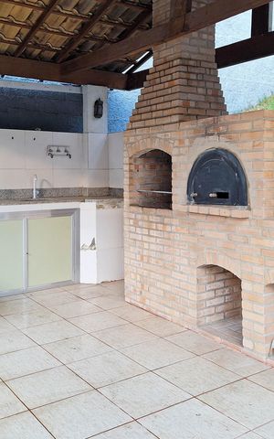 Casa de condomínio à venda com 337m², 3 quartos e 3 vagas Casa de condomínio à venda com 337m², 3 quartos e 3 vagasQuintal