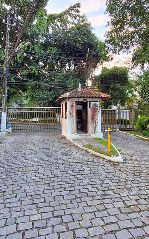 Casa de condomínio à venda com 337m², 3 quartos e 3 vagas Casa de condomínio à venda com 337m², 3 quartos e 3 vagasFachada do Condomínio