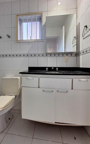 Casa de condomínio à venda com 337m², 3 quartos e 3 vagas Casa de condomínio à venda com 337m², 3 quartos e 3 vagasBanheiro da Suíte 1
