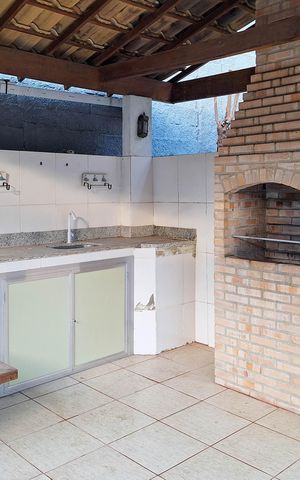 Casa de condomínio à venda com 337m², 3 quartos e 3 vagas Casa de condomínio à venda com 337m², 3 quartos e 3 vagasQuintal