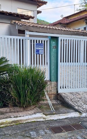 Casa de condomínio à venda com 337m², 3 quartos e 3 vagas Casa de condomínio à venda com 337m², 3 quartos e 3 vagasFachada - placa
