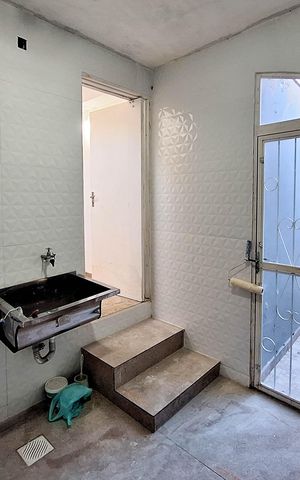 Casa de condomínio à venda com 337m², 3 quartos e 3 vagas Casa de condomínio à venda com 337m², 3 quartos e 3 vagasÁrea de Serviço