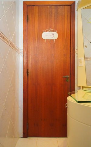 Casa à venda com 200m², 3 quartos e 2 vagasBanheiro