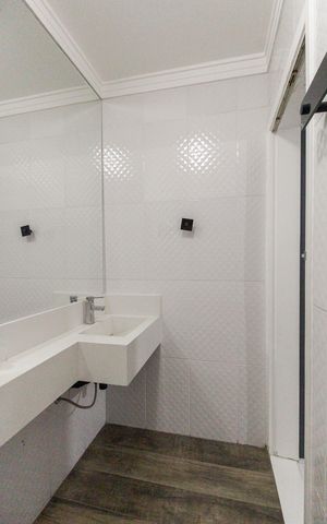 Casa à venda com 600m², 5 quartos e 6 vagas Casa à venda com 600m², 5 quartos e 6 vagasBanheiro da Suíte 4