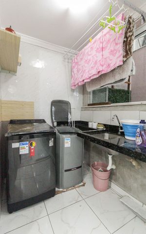 Casa à venda com 600m², 5 quartos e 6 vagas Casa à venda com 600m², 5 quartos e 6 vagasÁrea de Serviço