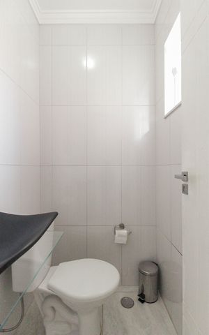 Casa à venda com 600m², 5 quartos e 6 vagas Casa à venda com 600m², 5 quartos e 6 vagasLavabo 2