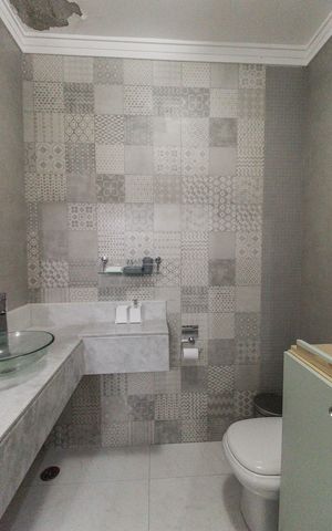 Casa à venda com 600m², 5 quartos e 6 vagas Casa à venda com 600m², 5 quartos e 6 vagasBanheiro de serviço