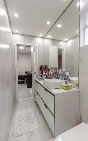 Casa à venda com 600m², 5 quartos e 6 vagas Casa à venda com 600m², 5 quartos e 6 vagasBanheiro da Suíte 1