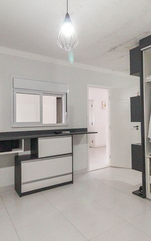 Casa à venda com 600m², 5 quartos e 6 vagas Casa à venda com 600m², 5 quartos e 6 vagasSuíte 4