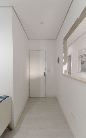 Casa à venda com 600m², 5 quartos e 6 vagas Casa à venda com 600m², 5 quartos e 6 vagasQuarto