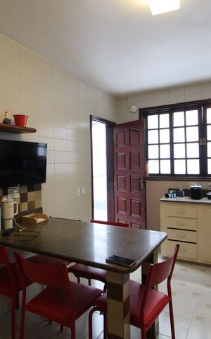 Casa de condomínio à venda com 370m², 4 quartos e 1 vagaCozinha