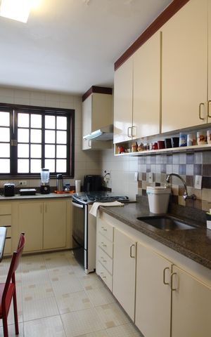 Casa de condomínio à venda com 370m², 4 quartos e 1 vagaCozinha