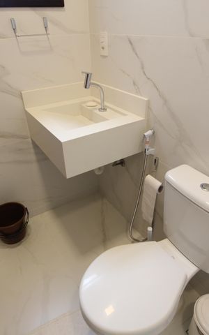 Casa de condomínio à venda com 370m², 4 quartos e 1 vagaBanheiro de Serviço