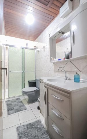 Casa à venda com 120m², 3 quartos e 2 vagas Casa à venda com 120m², 3 quartos e 2 vagasBanheiro Social