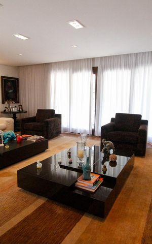Casa para alugar com 800m², 3 quartos e 6 vagasSala