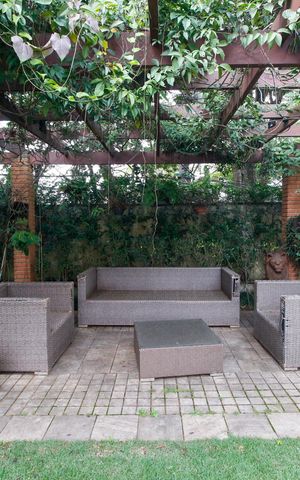 Casa para alugar com 800m², 3 quartos e 6 vagasQuintal