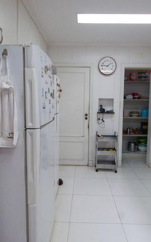 Casa para alugar com 800m², 3 quartos e 6 vagasCozinha