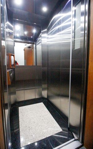 Casa para alugar com 800m², 3 quartos e 6 vagasElevador