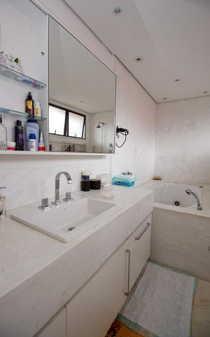 Casa para alugar com 800m², 3 quartos e 6 vagasBanheiro 1