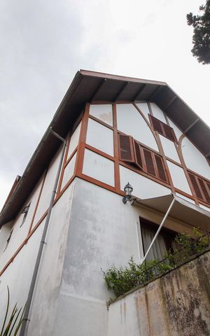 Casa para alugar com 800m², 3 quartos e 6 vagasFachada