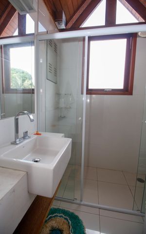 Casa para alugar com 800m², 3 quartos e 6 vagasBanheiro 1