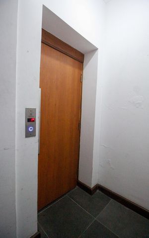 Casa para alugar com 800m², 3 quartos e 6 vagasElevador