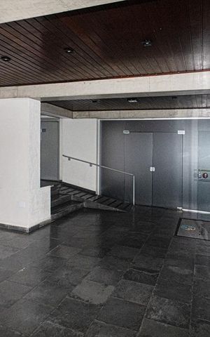 Apartamento à venda com 65m², 2 quartos e 1 vaga Apartamento à venda com 65m², 2 quartos e 1 vagaHall