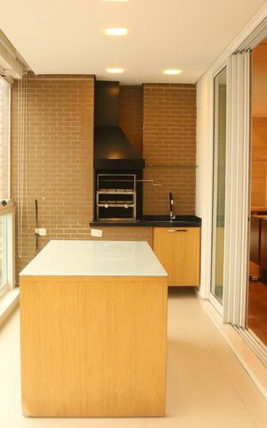 Apartamento à venda com 137m², 3 quartos e 3 vagasVaranda 