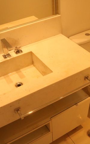 Apartamento à venda com 137m², 3 quartos e 3 vagasBanheiro da Suíte 2