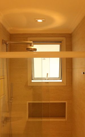 Apartamento à venda com 137m², 3 quartos e 3 vagasBanheiro da Suíte 1