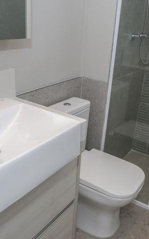 Apartamento à venda com 73m², 2 quartos e 1 vaga Apartamento à venda com 73m², 2 quartos e 1 vagaBanheiro da Suíte 2