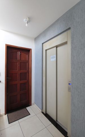 Apartamento à venda com 90m², 3 quartos e 1 vagaElevador