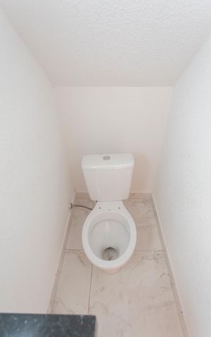 Casa à venda com 141m², 3 quartos e 2 vagasBanheiro Social