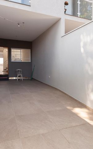 Casa à venda com 141m², 3 quartos e 2 vagasGaragem