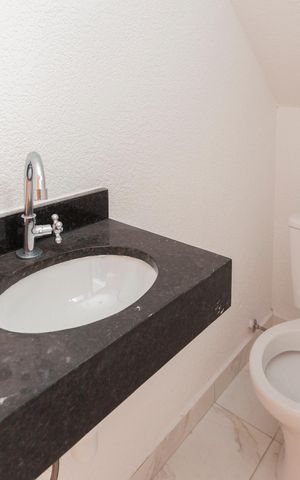 Casa à venda com 141m², 3 quartos e 2 vagasBanheiro Social