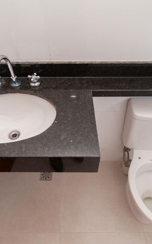 Casa à venda com 141m², 3 quartos e 2 vagasBanheiro da Suíte