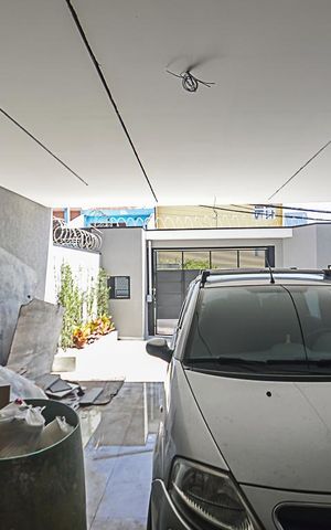 Casa à venda com 156m², 3 quartos e 4 vagas Casa à venda com 156m², 3 quartos e 4 vagasGaragem