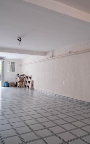Casa à venda com 190m², 5 quartos e 4 vagasGaragem