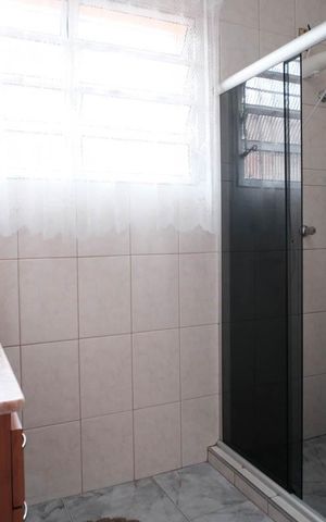 Casa à venda com 190m², 5 quartos e 4 vagasBanheiro 1