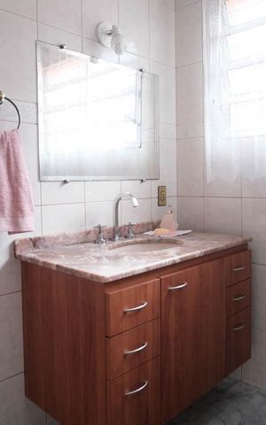Casa à venda com 190m², 5 quartos e 4 vagasBanheiro 1