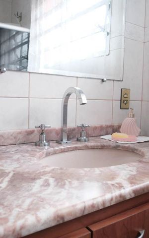 Casa à venda com 190m², 5 quartos e 4 vagasBanheiro 1