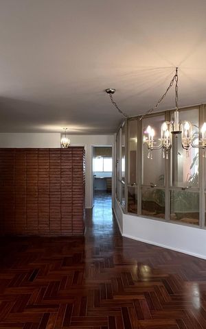 Apartamento à venda com 225m², 3 quartos e 2 vagas Apartamento à venda com 225m², 3 quartos e 2 vagasSala