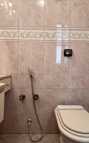 Apartamento à venda com 225m², 3 quartos e 2 vagas Apartamento à venda com 225m², 3 quartos e 2 vagasBanheiro 2