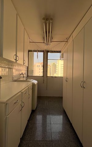 Apartamento à venda com 225m², 3 quartos e 2 vagas Apartamento à venda com 225m², 3 quartos e 2 vagasÁrea de Serviço/Cozinha