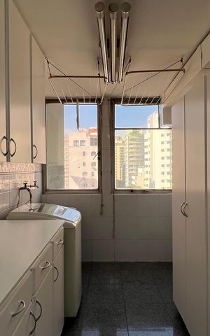 Apartamento à venda com 225m², 3 quartos e 2 vagas Apartamento à venda com 225m², 3 quartos e 2 vagasÁrea de Serviço/Cozinha