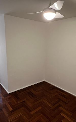 Apartamento à venda com 225m², 3 quartos e 2 vagas Apartamento à venda com 225m², 3 quartos e 2 vagasQuarto de Serviço